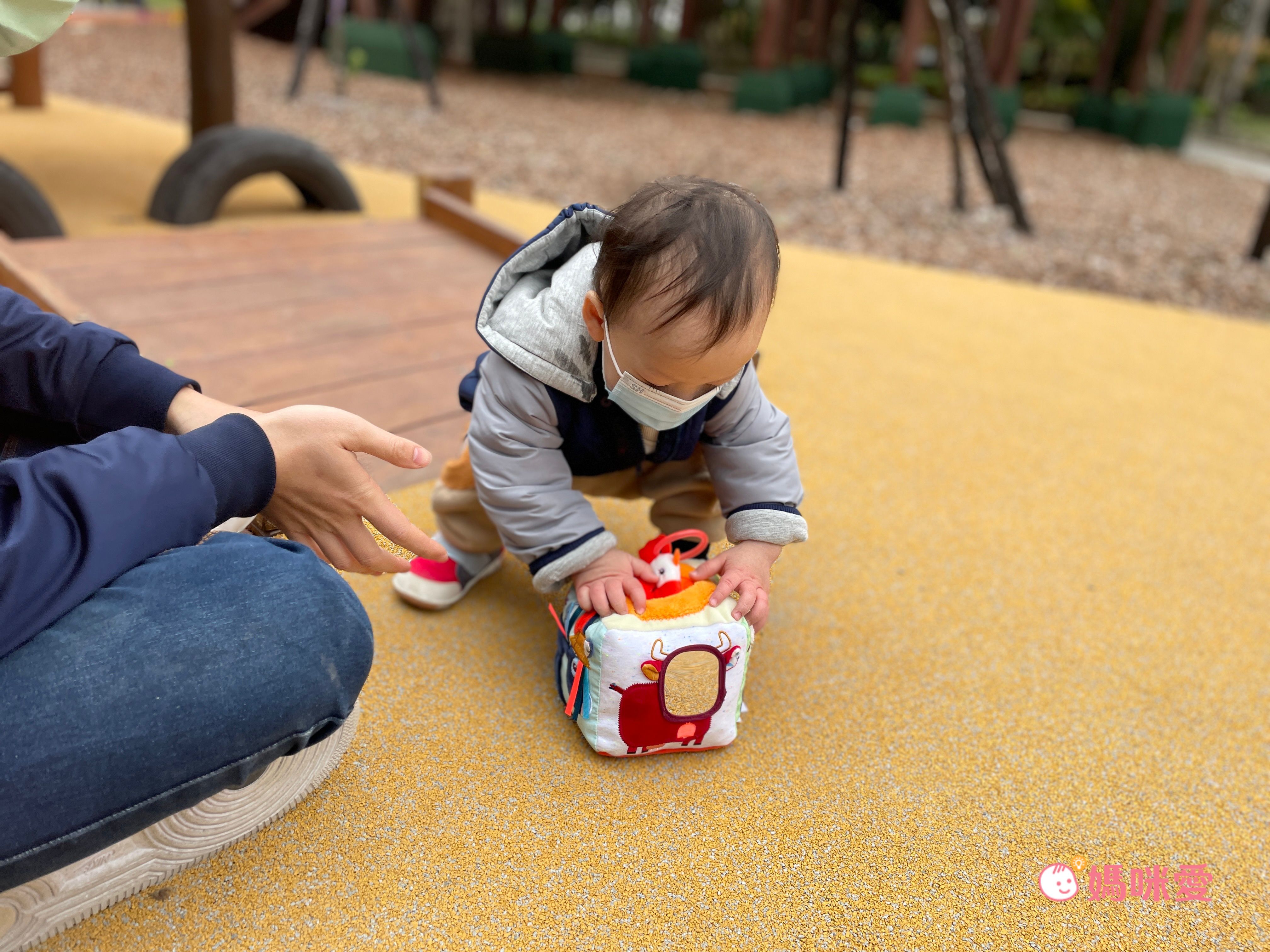 刺激五感【 比利時 Lilliputiens 】新生兒玩具｜寶寶布書