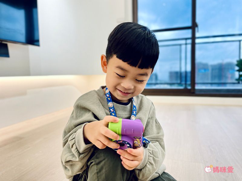 Hong Man - 三麗鷗系列兒童數位相機-甜點大耳狗喜拿