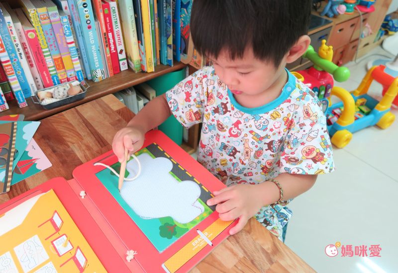 美國 Petit Collage - 【新品】彩色磁性塗鴉板-百變的臉