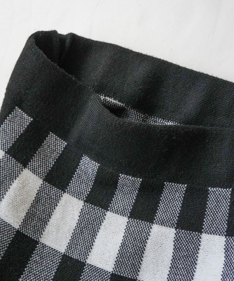 日本 zootie - 單色格紋百褶針織長裙-黑白-M