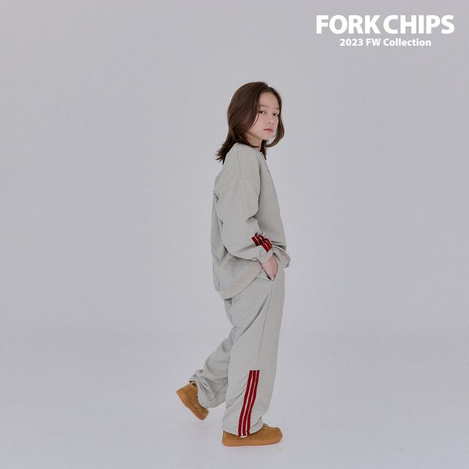 韓國 FORK CHIPS - 鬆緊腰穿越星星防風休閒長褲-灰卡其