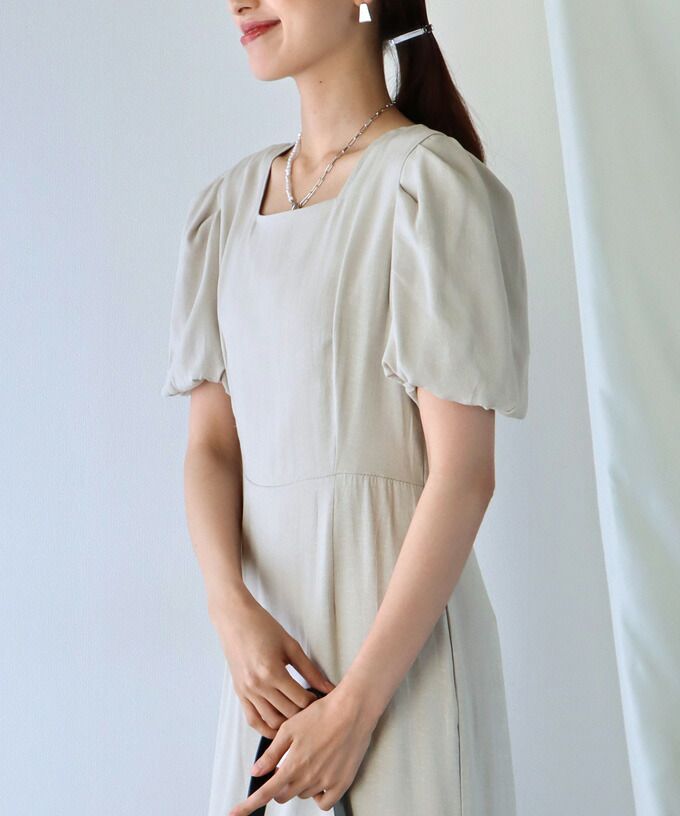 日本 BLUE EAST - 時光漫漫後綁帶泡泡袖洋裝-簡約黑