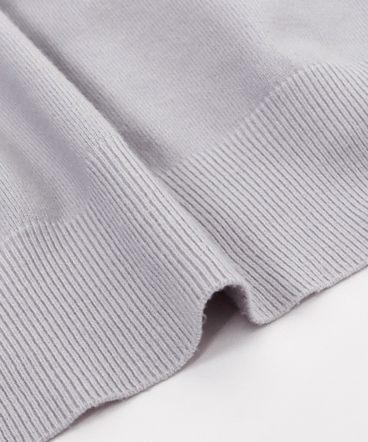 日本 BLUE EAST - 心機珍珠高領收袖針織長袖上衣-藍