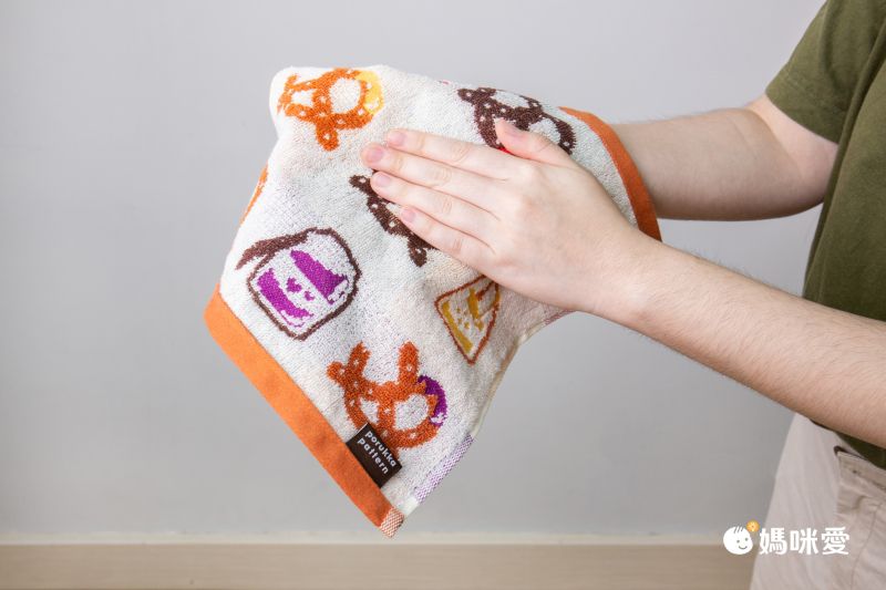 日本 porukka - 葡萄牙製 歐風插畫純棉吸水手帕/方巾-藍天白雲 (30x30cm)