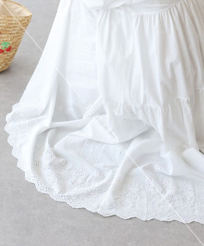 日本 BLUE EAST - 100%棉 下擺精緻蕾絲泡泡短袖洋裝-淺卡其