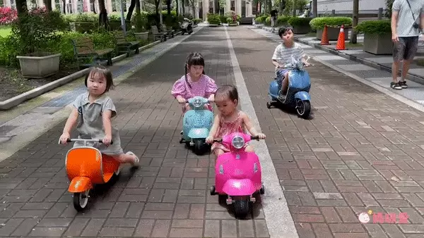 \ 限時特殺 /正宗原版授權【偉士牌Vespa】 迷你電動車