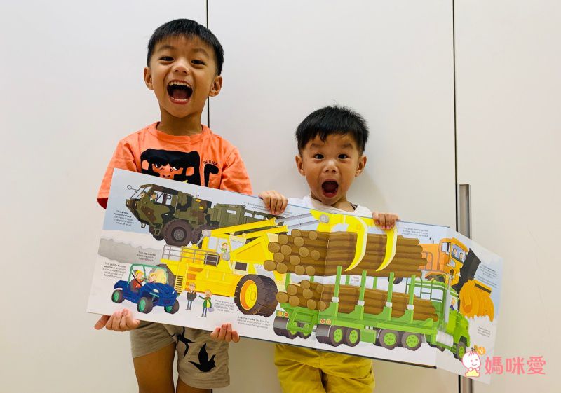 來自英國 最暢銷童書出版社【Usborne】知識遊戲書 ★ 展開超大「大圖大頁百科書」