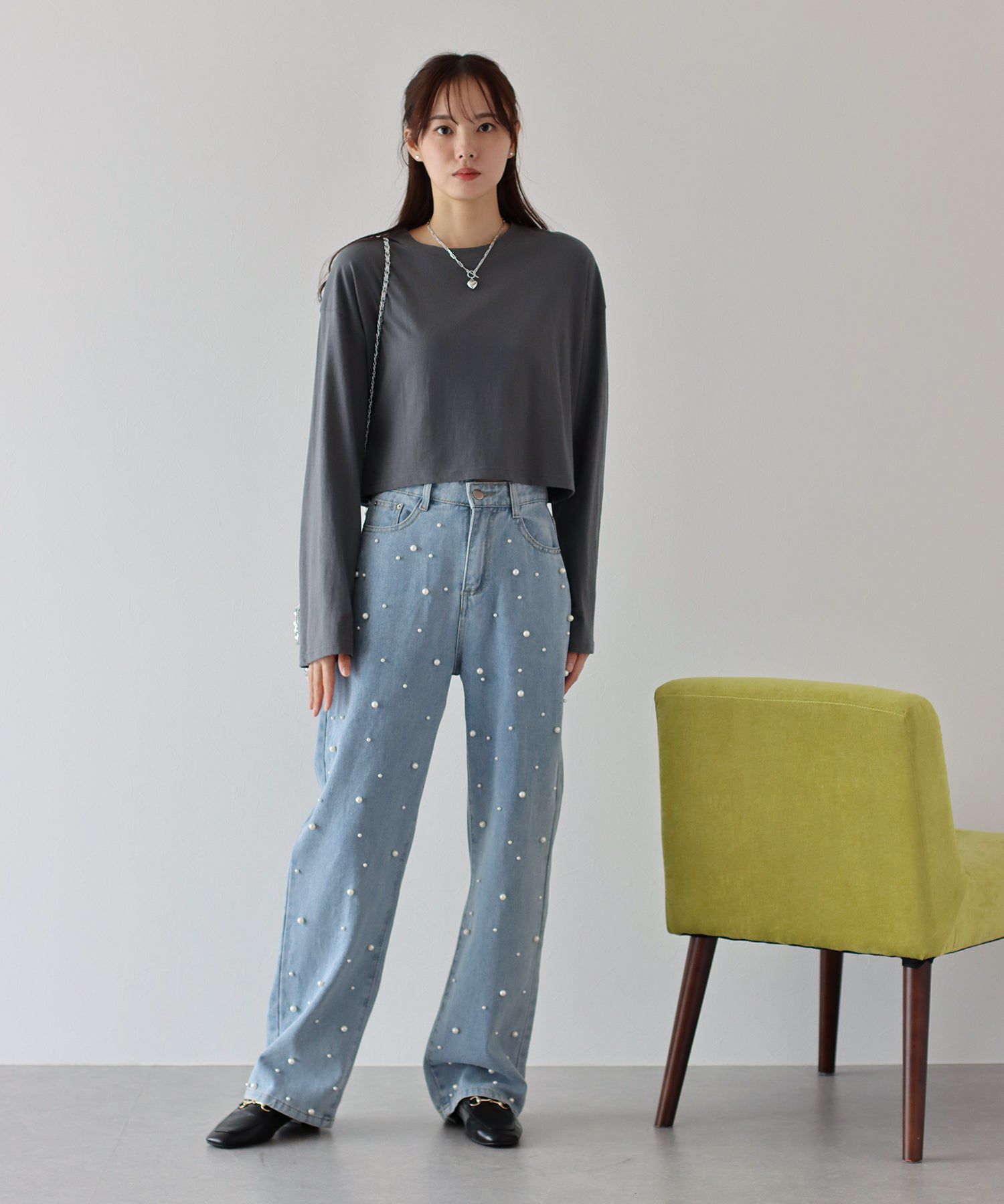 日本 BLUE EAST - 定番百搭短版長袖上衣-黑