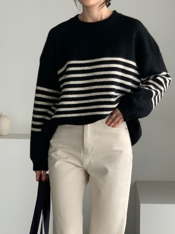 韓國女裝連線 - 條紋點綴寬鬆版型針織上衣-黑 (FREE)