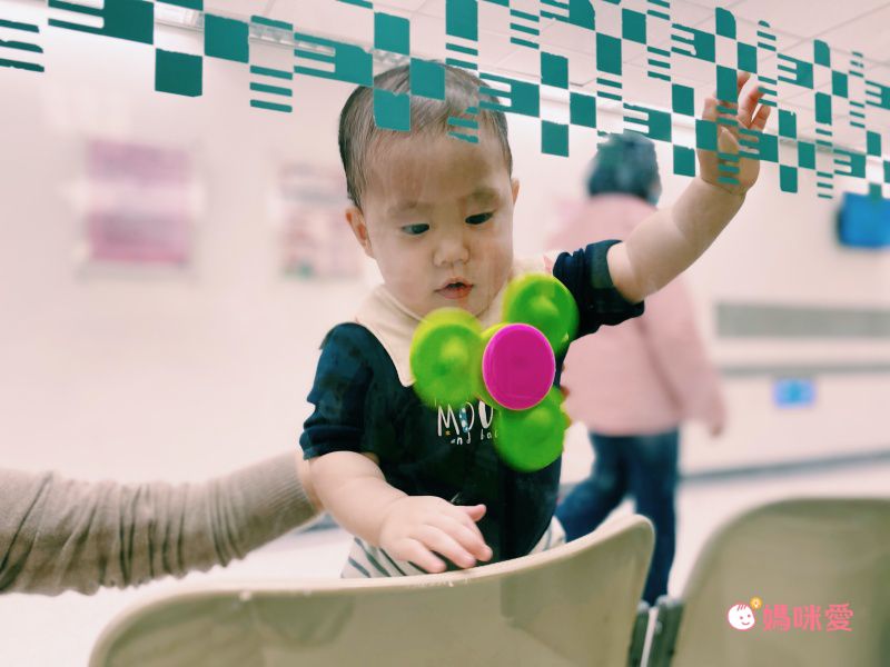 美國 FatBrain - 【熱賣】寶寶指尖陀螺-藍、綠、桃紅各1