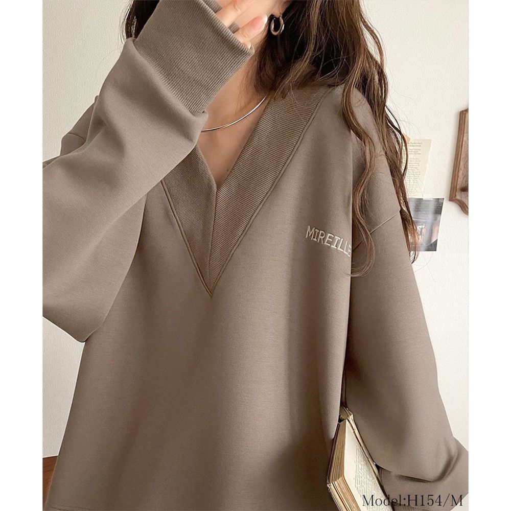 深V胸前刺繡率性寬版長袖上衣-咖啡