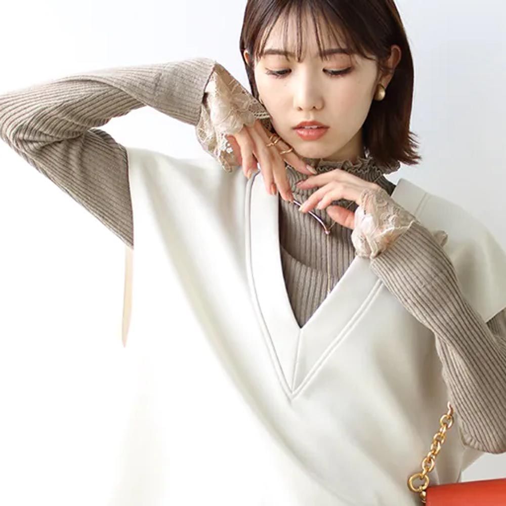 日本 BELLUNA - 優雅蕾絲拼接羅紋針織上衣-沙杏