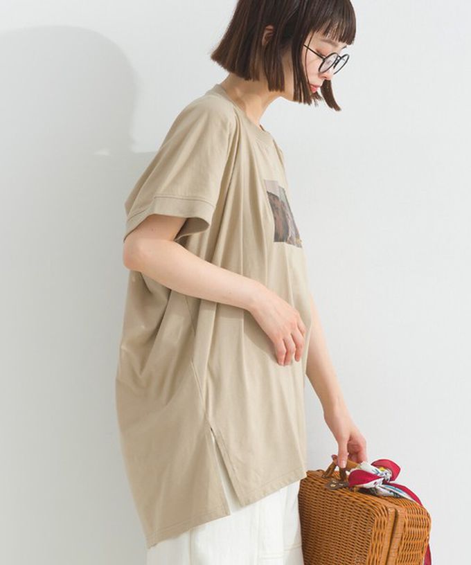 日本 Lupilien - 療癒休閒感落肩長版T恤-貓咪照片-淺黃