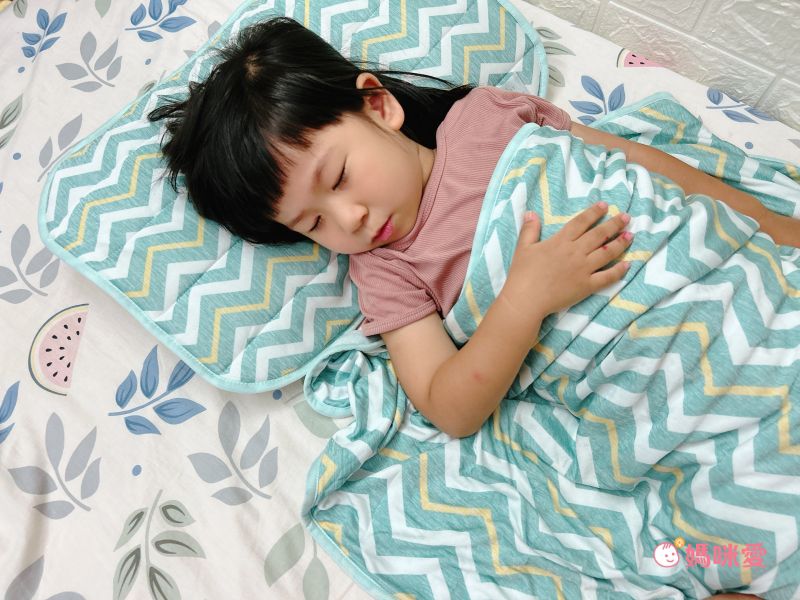 日本 DAIKAI - 接觸涼感 枕頭套-檸檬點點 (50x37cm)