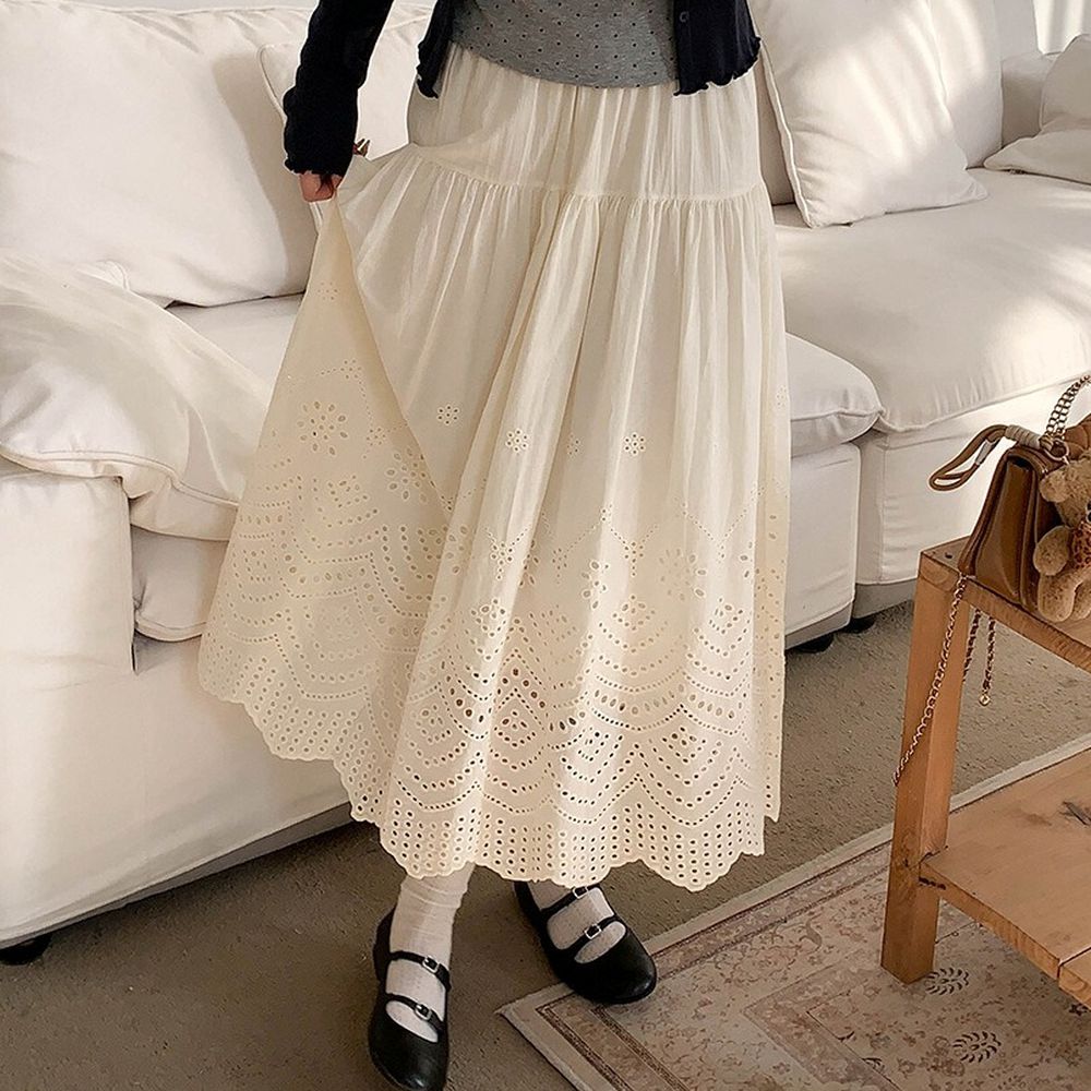 顯瘦A字鏤空刺繡花邊長裙-米白 (F)