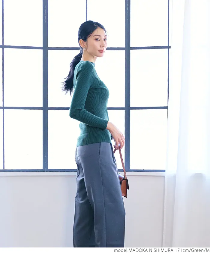 日本 COCA - 輕量柔軟 船型領薄針織上衣-高原綠