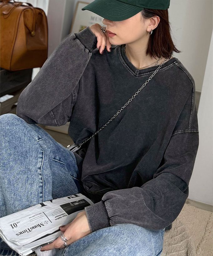 日本 Classical Elf - 俐落洗舊感V領寬版長袖T恤-炭黑