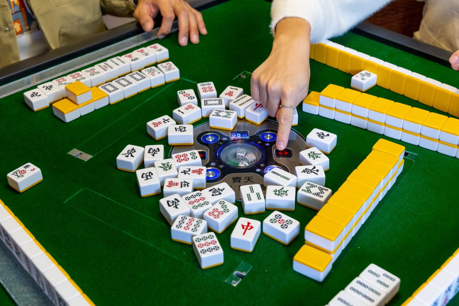 花蓮福容大飯店 - 『媽咪愛特談』平日兩大兩小市景家庭房專案-有效期限至2024/10/31