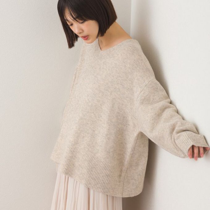 日本 OMNES - V領美型優雅混色感針織毛衣-淺灰