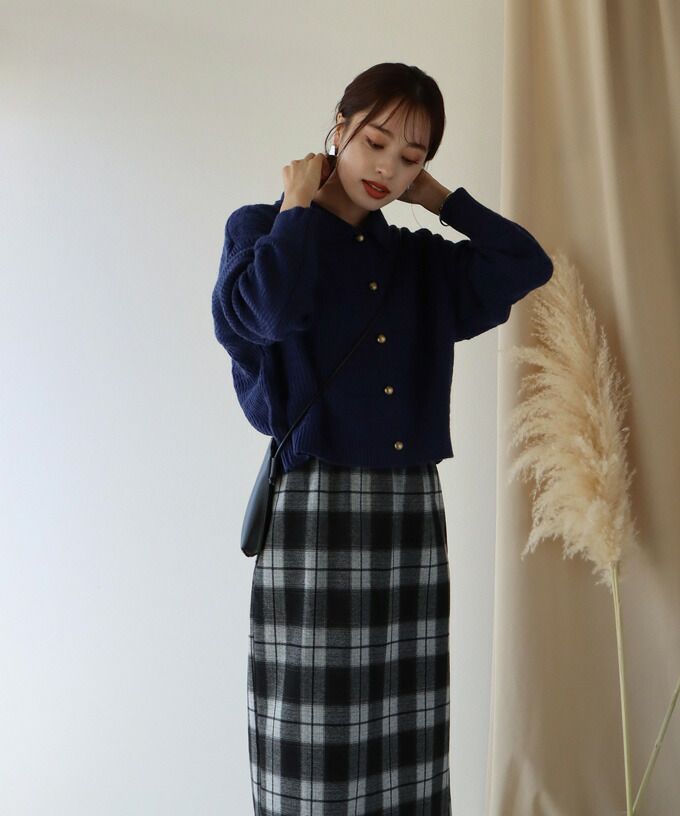 日本 BLUE EAST - 優雅金釦柔軟翻領針織上衣-白