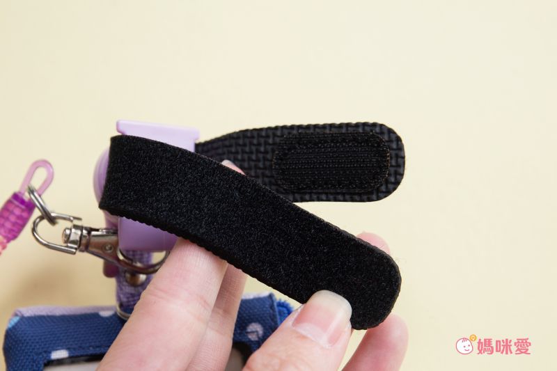 日本文具 SONIC - 悠遊卡/零錢包伸縮磁吸吊飾-迷彩 (8.5x16cm)