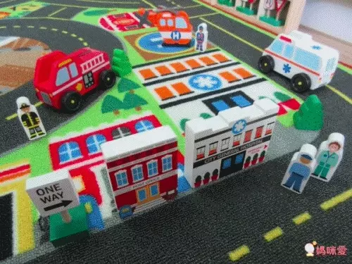 Amazon五星【美國瑪莉莎】超大交通遊戲地墊、木製軌道車車玩具