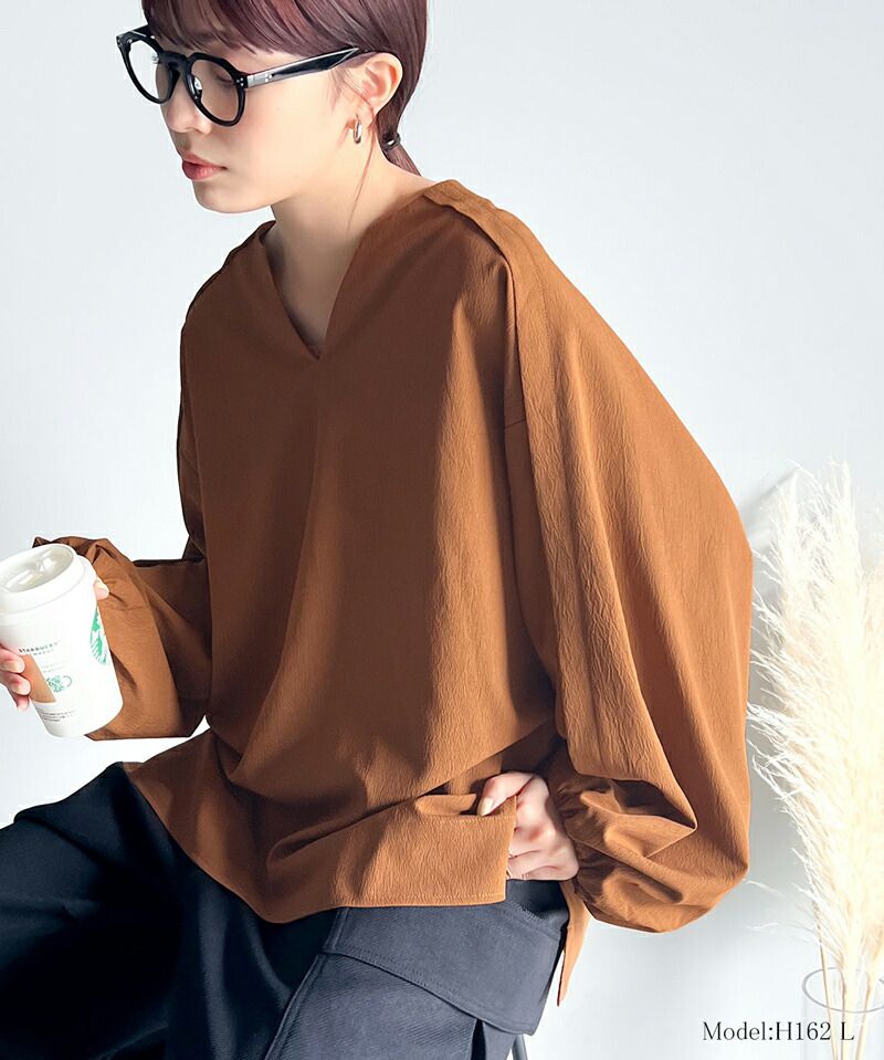 日本 Classical Elf - 氣質修身小V領氣袖球上衣-黑