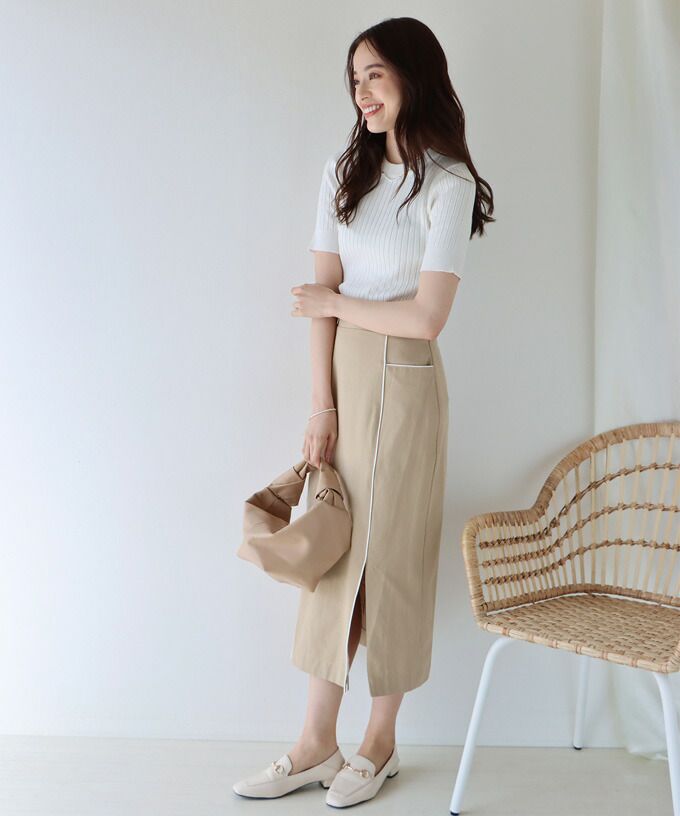 日本 BLUE EAST - 超修身剪裁後縮腰百搭長裙-米