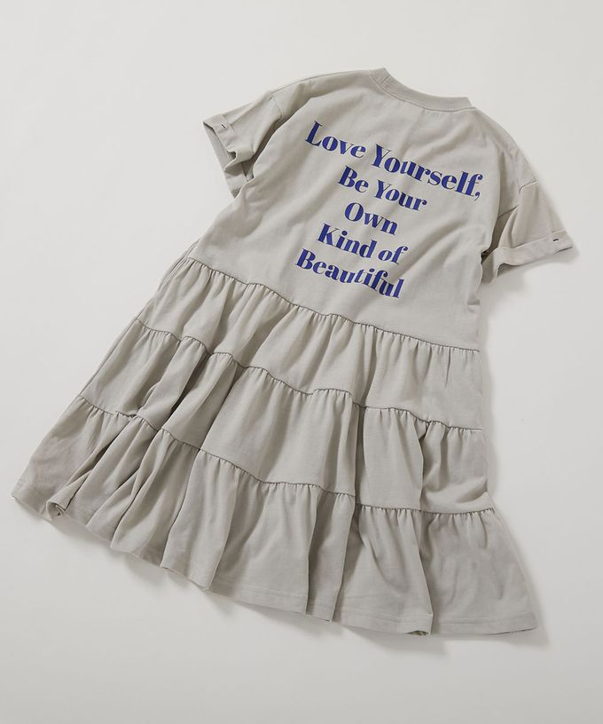 日本 devirock - 天竺棉舒適分層短袖洋裝-背後標語-淺灰