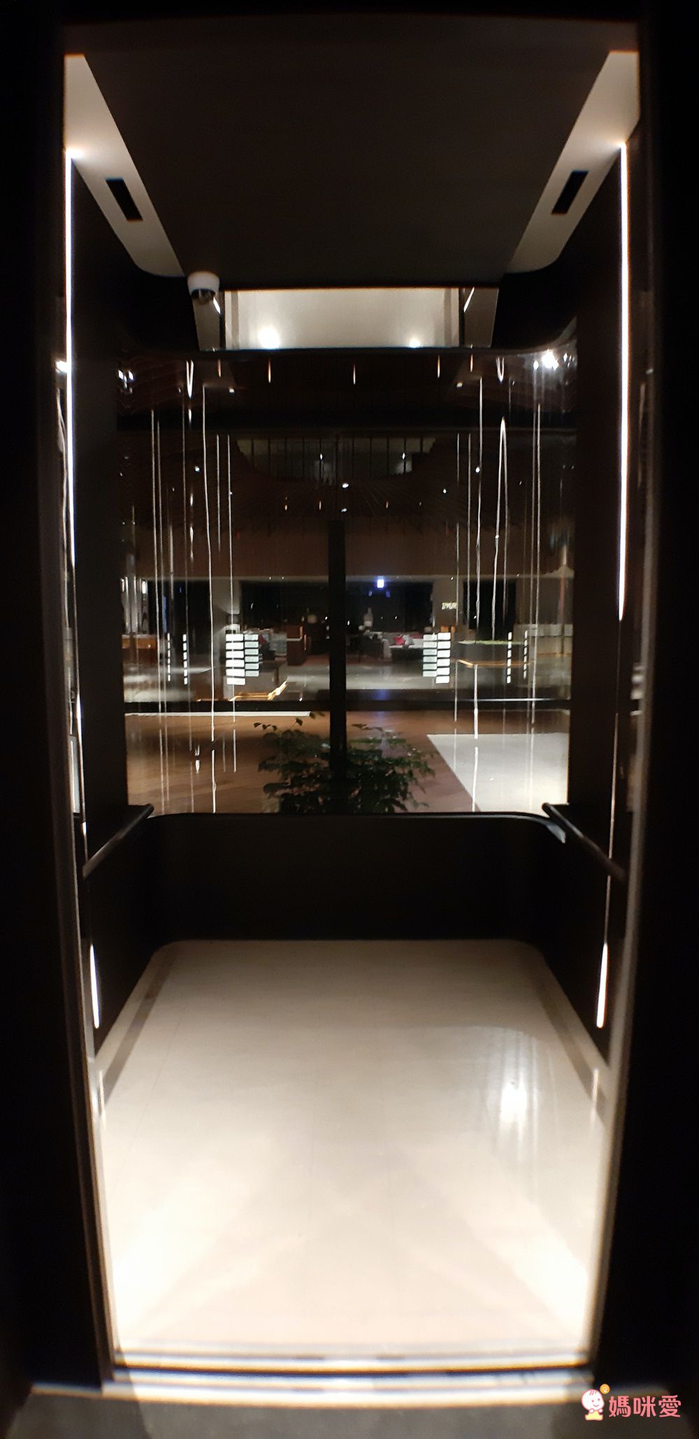 台南大員皇冠四人房2大1小$4299起 指定平日