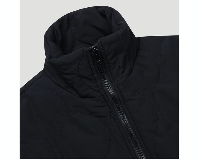 韓國 INDIVIDUEL - 圓形壓紋內磨毛立領拉鍊外套-黑