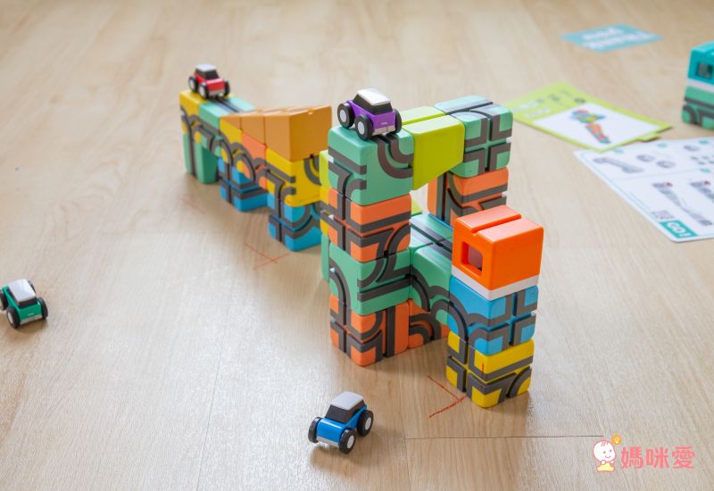 Qbi - 益智磁吸軌道玩具-成長探索系列-兒童同樂組-[獨家送]經典方塊4入擴充包(顏色隨機)