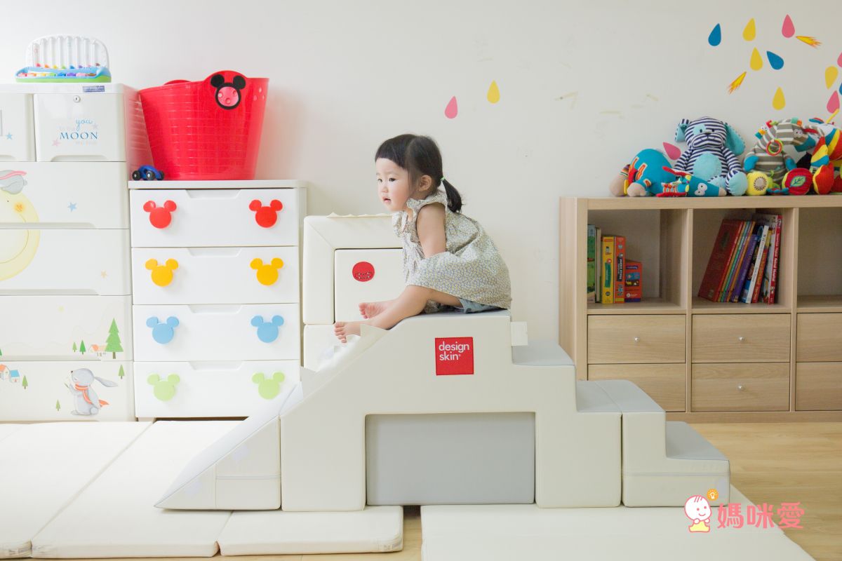 Design Skin - 溜滑梯變形沙發桌椅/兒童沙發-紅色