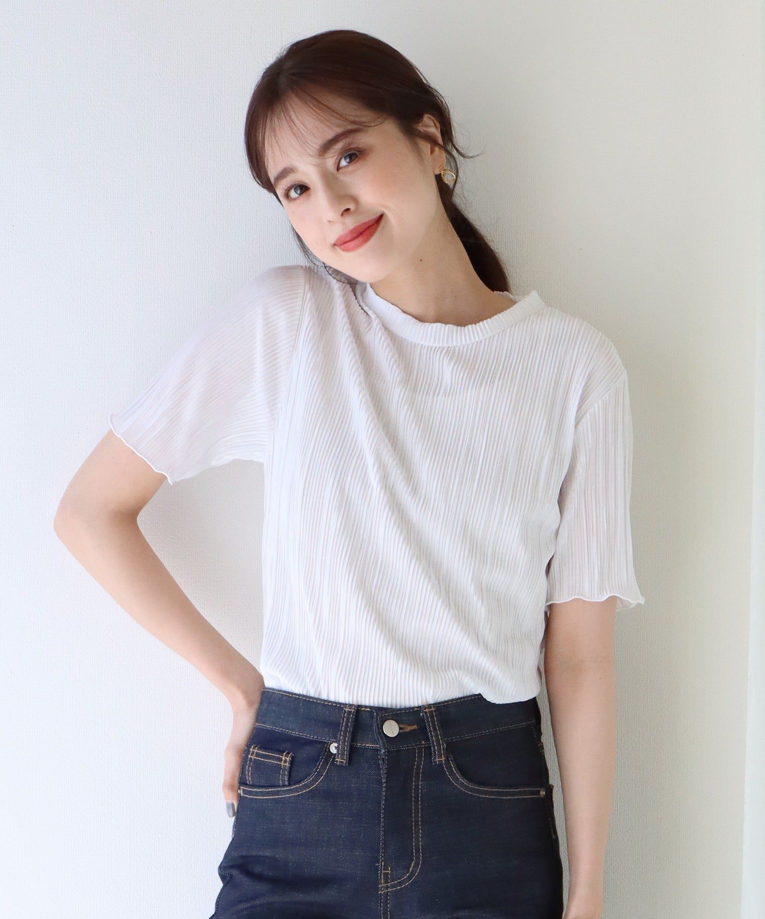 日本 BLUE EAST - 圓領貝殼紋光澤短袖上衣-卡其