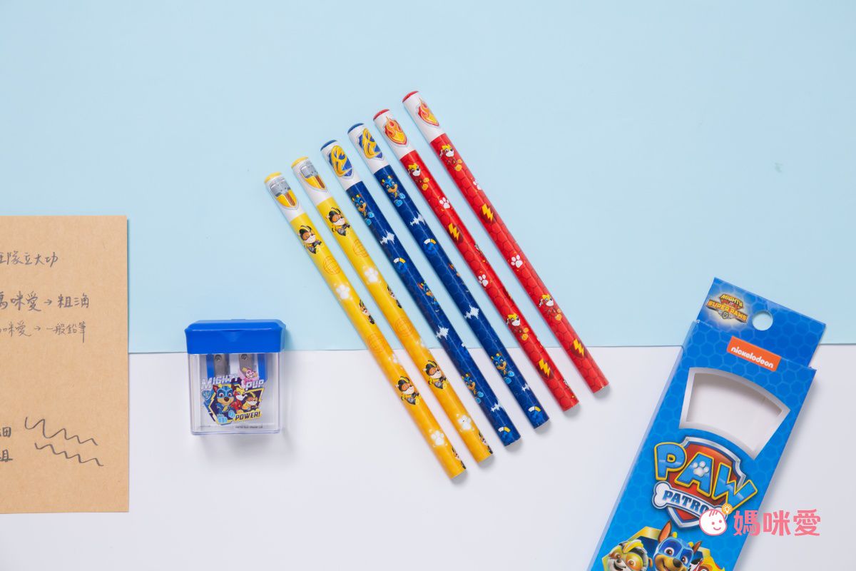 汪汪隊立大功 - 鉛筆盒套組(鉛筆盒*1+三角鉛筆*6+造型橡皮擦*2+洞洞尺*1+雙孔削筆器*1) 贈 防水姓名貼*2