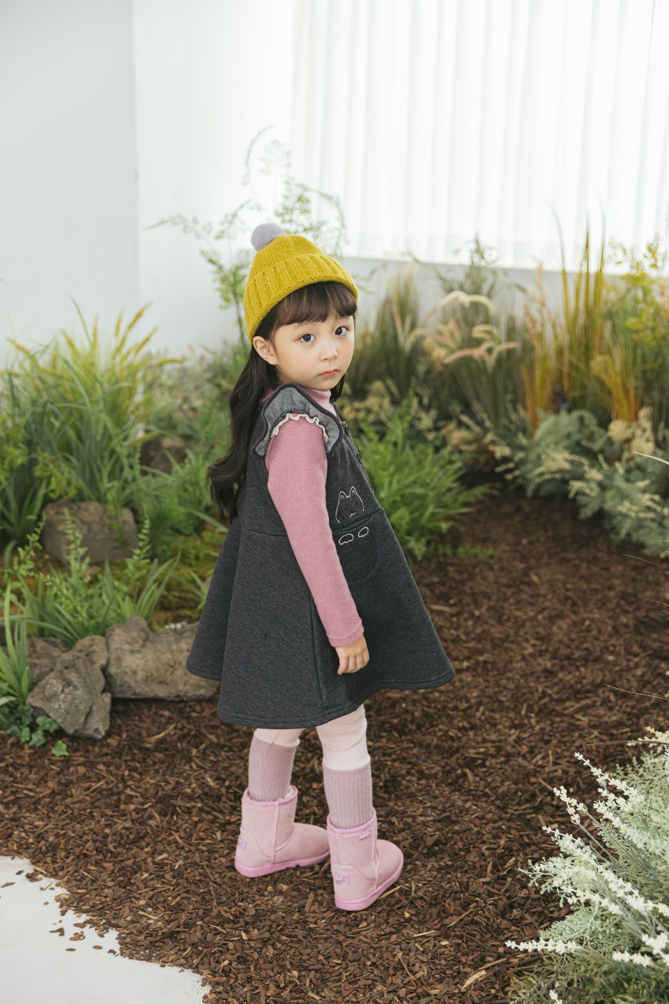 韓國 Orange Mom - 蕾絲荷葉滾邊領拉絨上衣-杏