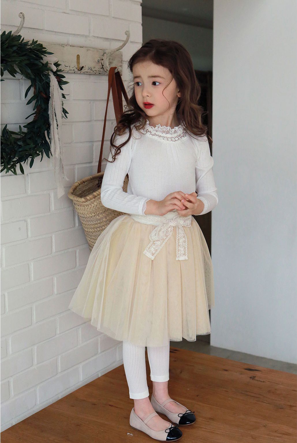 韓國 PuellaFLO - 鏤空雕花蕾絲領針織薄上衣-象牙白