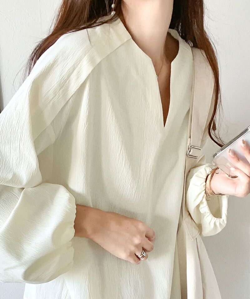 日本 Classical Elf - 氣質修身小V領氣袖球上衣-黑