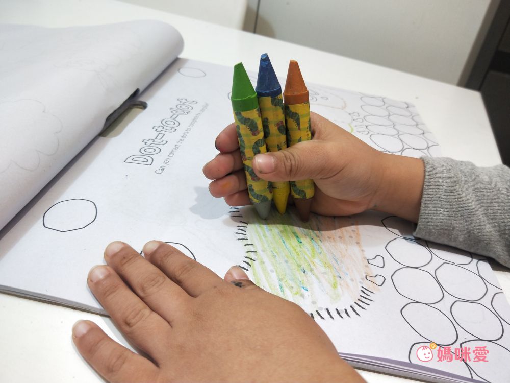 Alligator Products - 好餓的毛毛蟲畫畫(有筆) artist pad