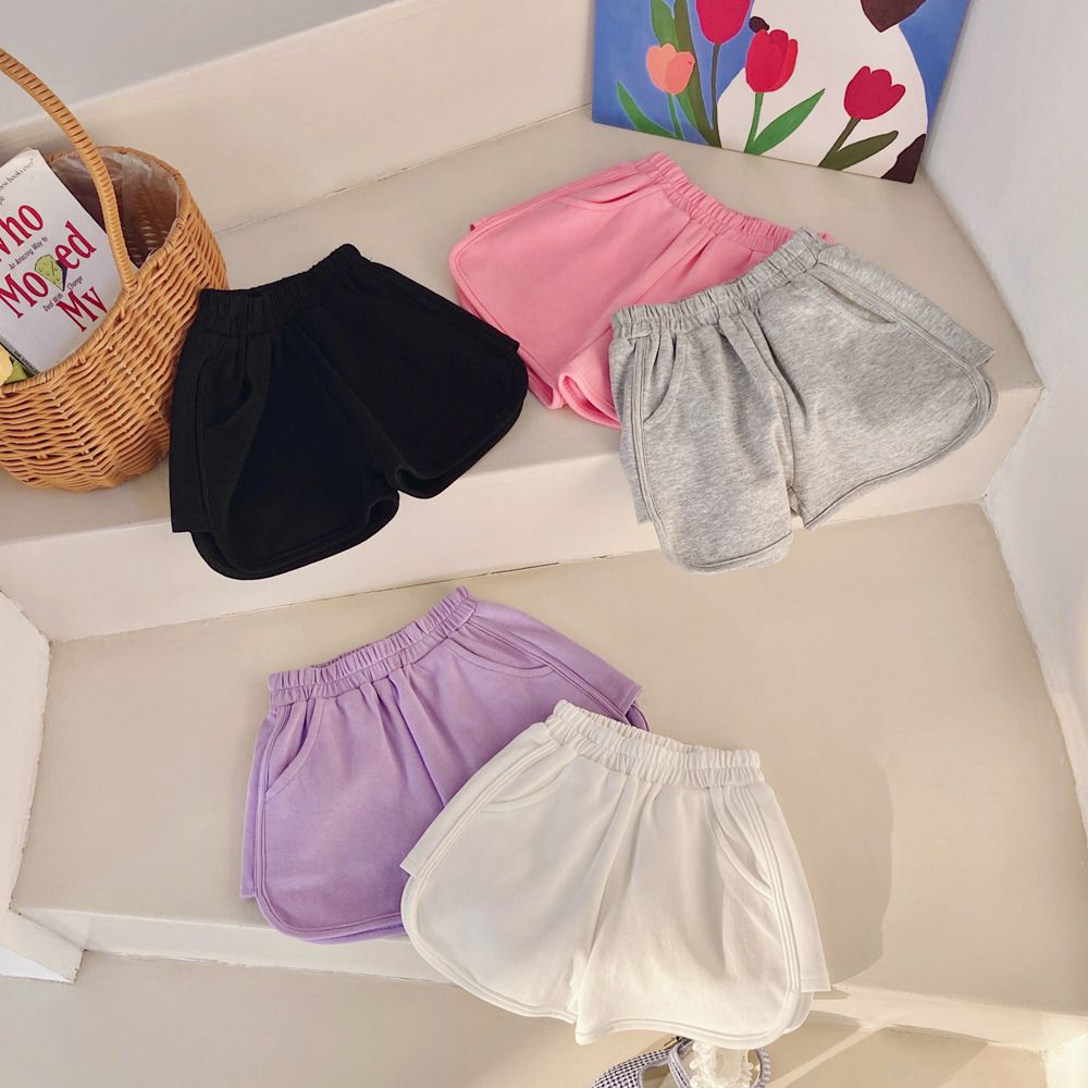 腰鬆緊顯瘦休閒短褲-黑色