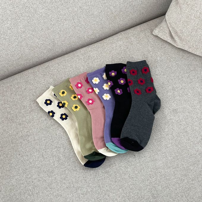 韓國Marian - 撞色花朵點綴中筒襪-深灰 (Free)