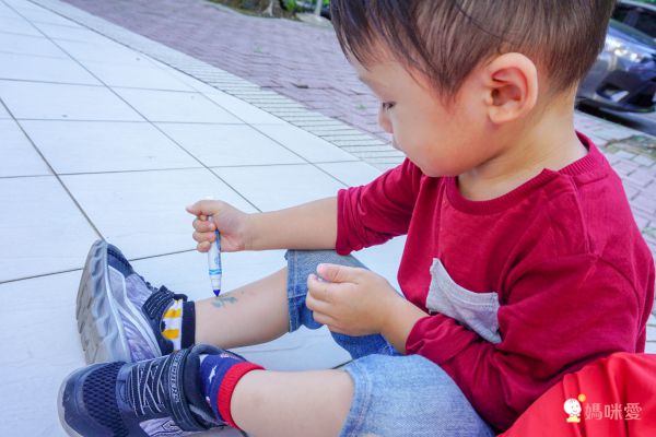 幫芭比製作獨一無二的裙子 ❤ 可重複製作～超好玩！