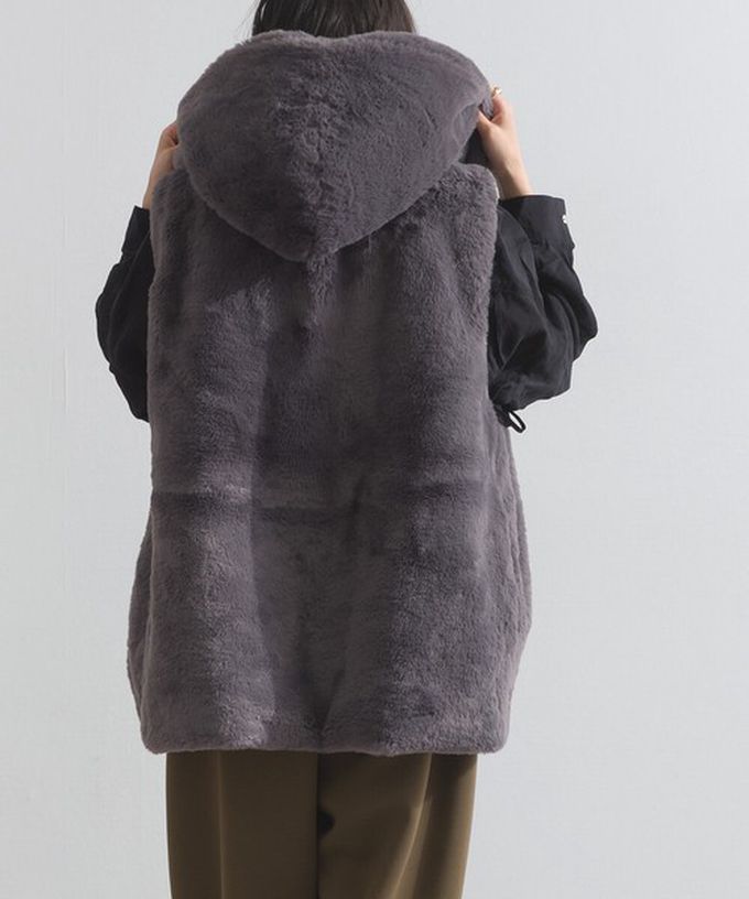 日本 ELENCARE DUE - 柔軟蓬鬆仿毛長版連帽背心(有口袋)-灰