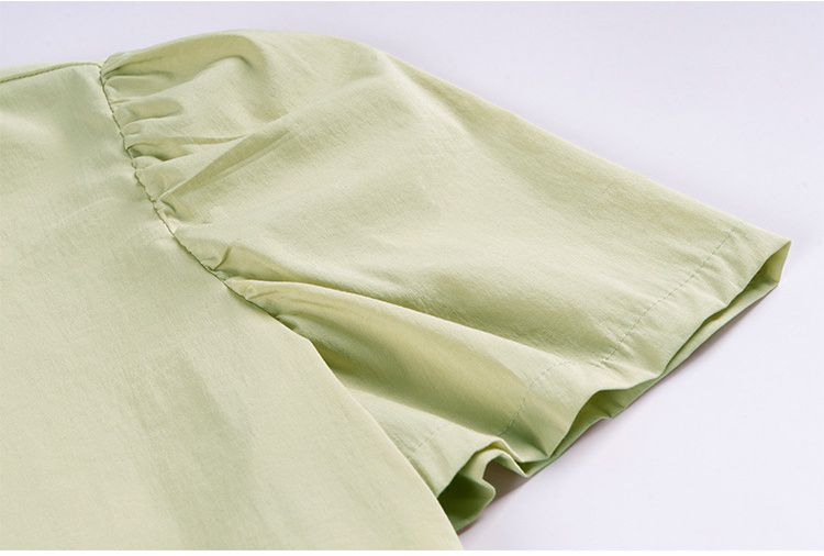 反轉設計圓領短袖上衣-背面鈕扣-黑灰色