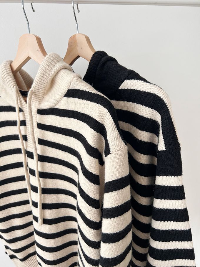 韓國女裝連線 - 經典條紋連帽長袖針織上衣-黑底 (FREE)