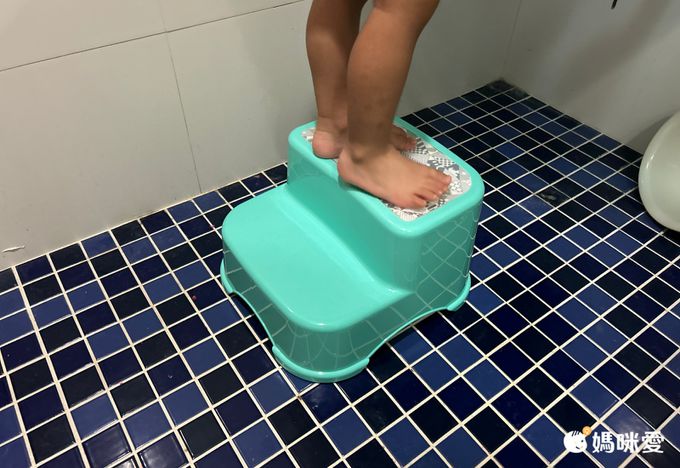 akachan honpo - 兩段階梯腳踏台-迪士尼-淺綠色