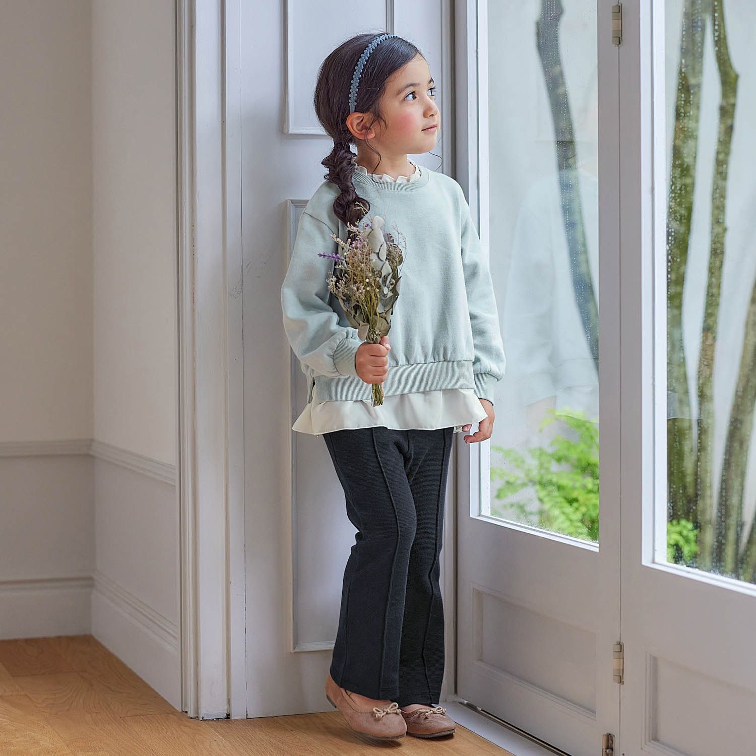 日本千趣會 - GITA 時尚摺線口袋彈力喇叭褲-水藍