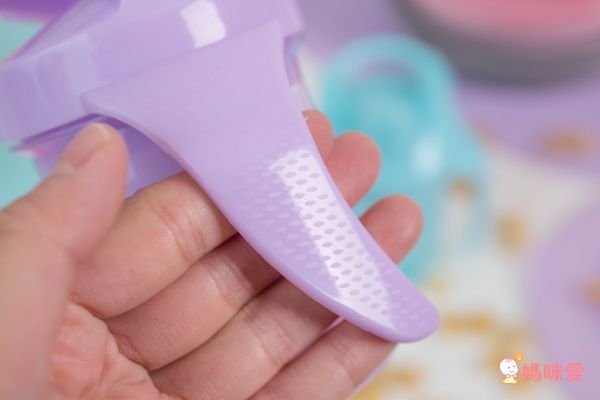 一轉即扣！吸力超強不打翻【瑞典 TwistShake 餐盤】