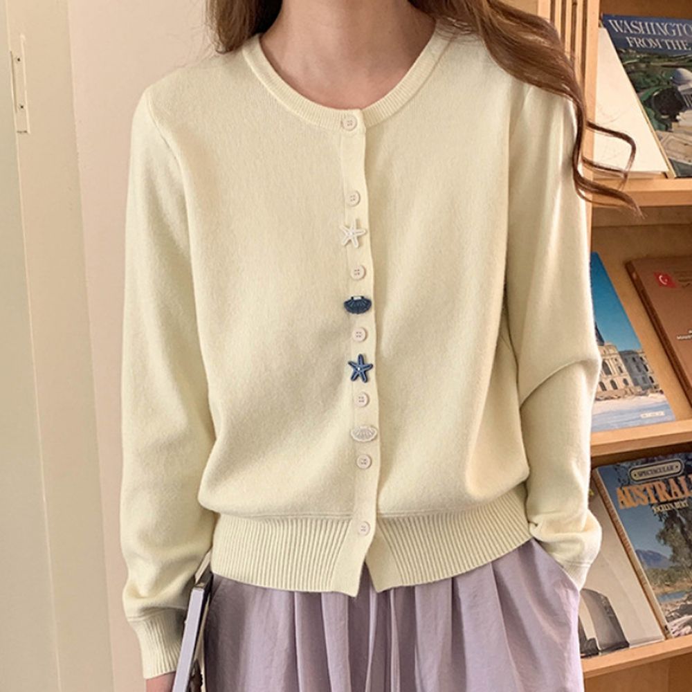 造型海星貝殼鈕釦長袖針織外套-米杏黃 (F)