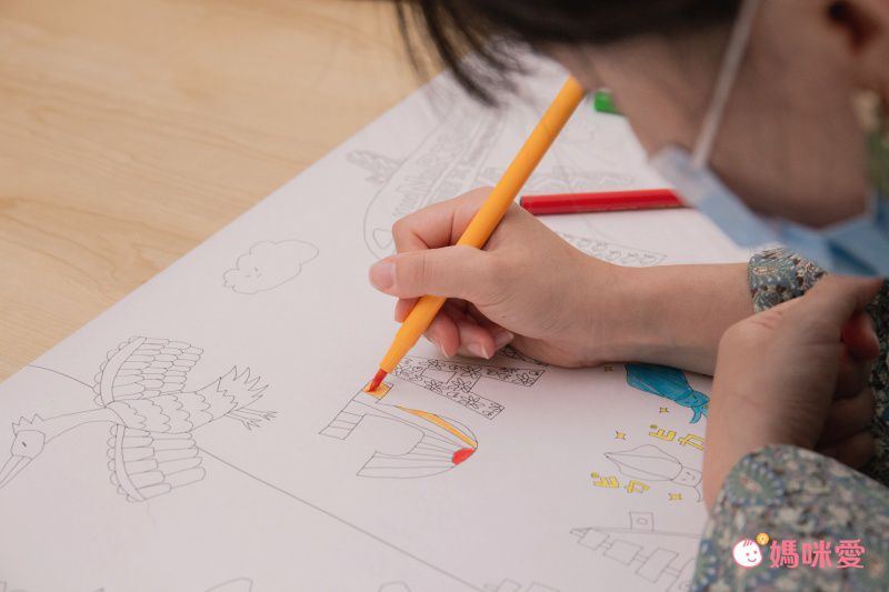 日本 NuRIE - 日本製 創意著色大型塗鴉紙(捲式)-ANIMAL LAB (A0(約84x119cm))